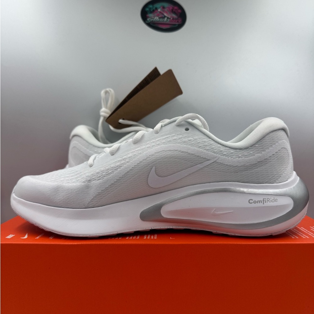 Nike Journey Run White Pure Platinum BRAND NEW Multiple Sizes - Picture 6 of 9